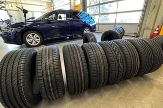 První celoroční pneumatika uspěla v testech. Provoz v zimě i v létě s ní vyjde překvapivě levně